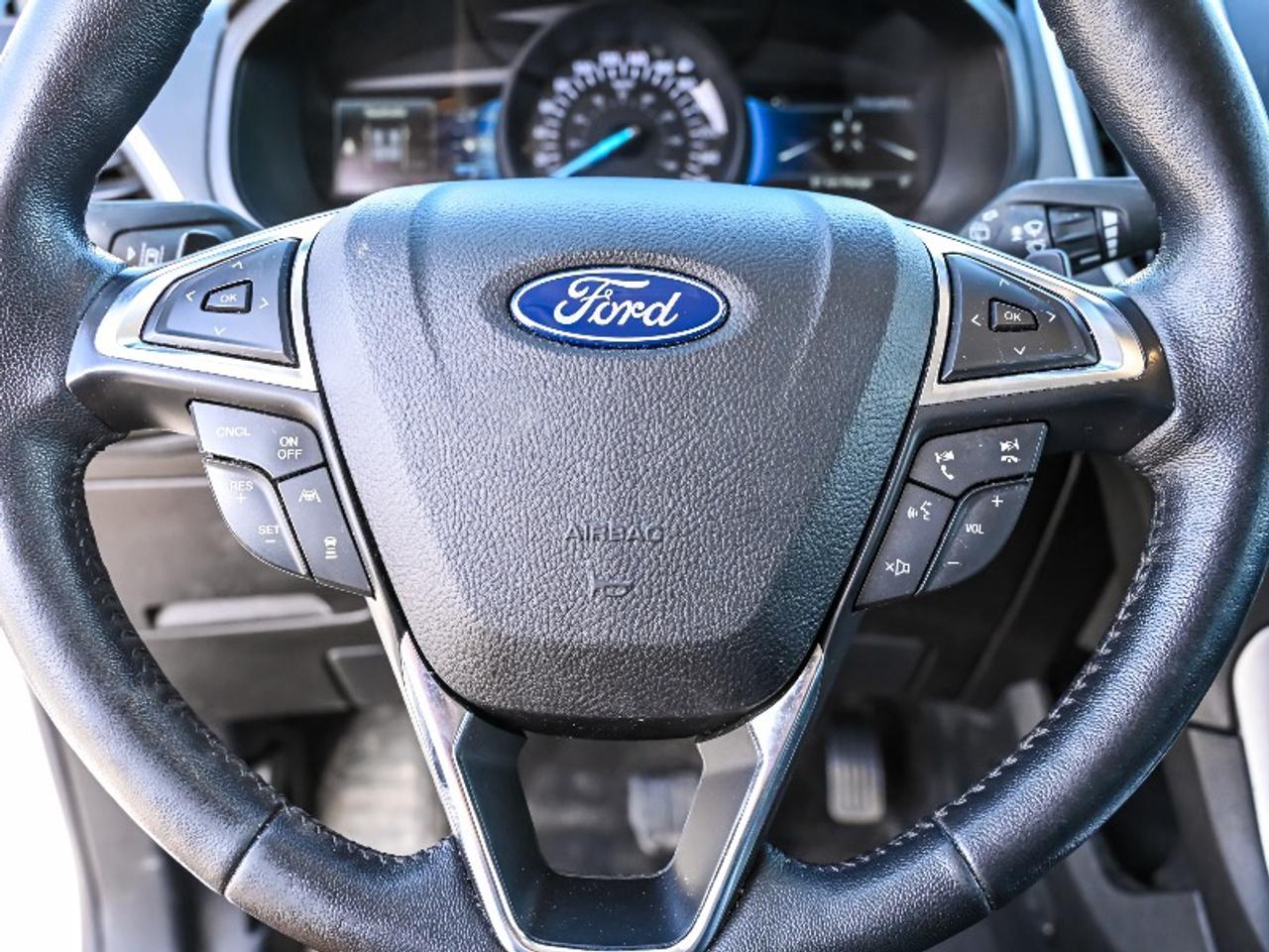 2022 Ford Edge SEL Photo