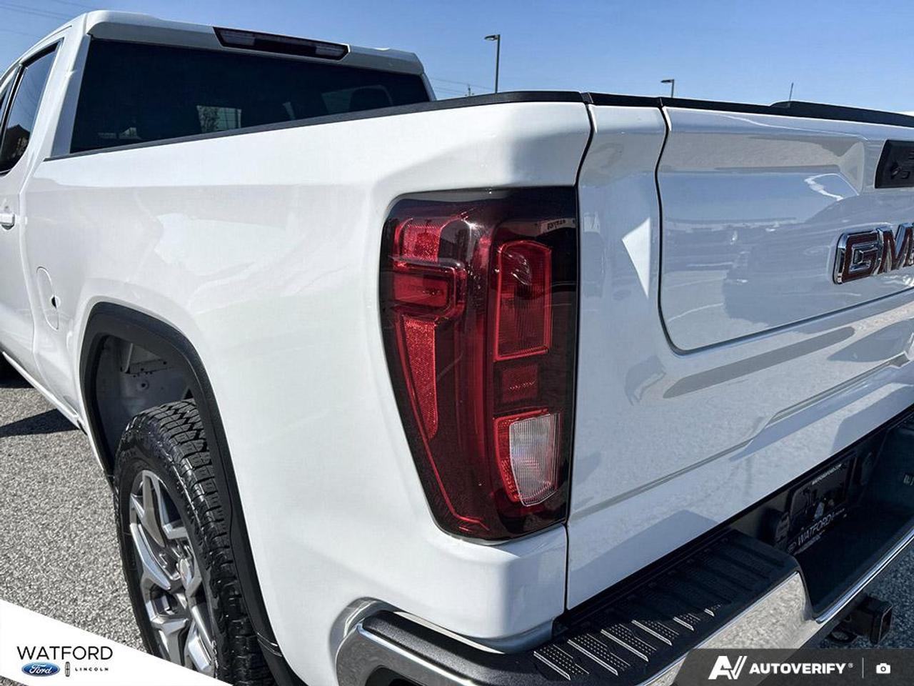2023 GMC Sierra 1500 4WD Crew Cab 157" SLE Photo