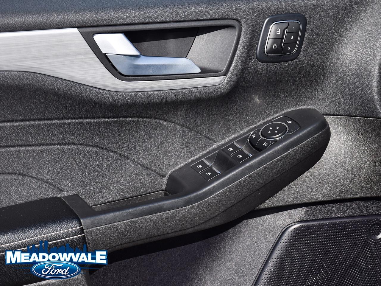 2024 Ford Escape Platinum Photo