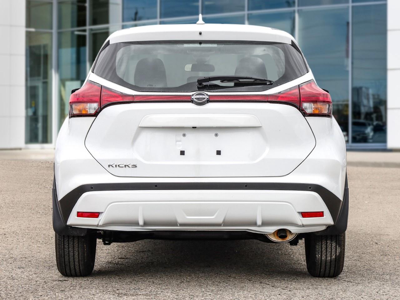 2025 Nissan Kicks Play S Photo