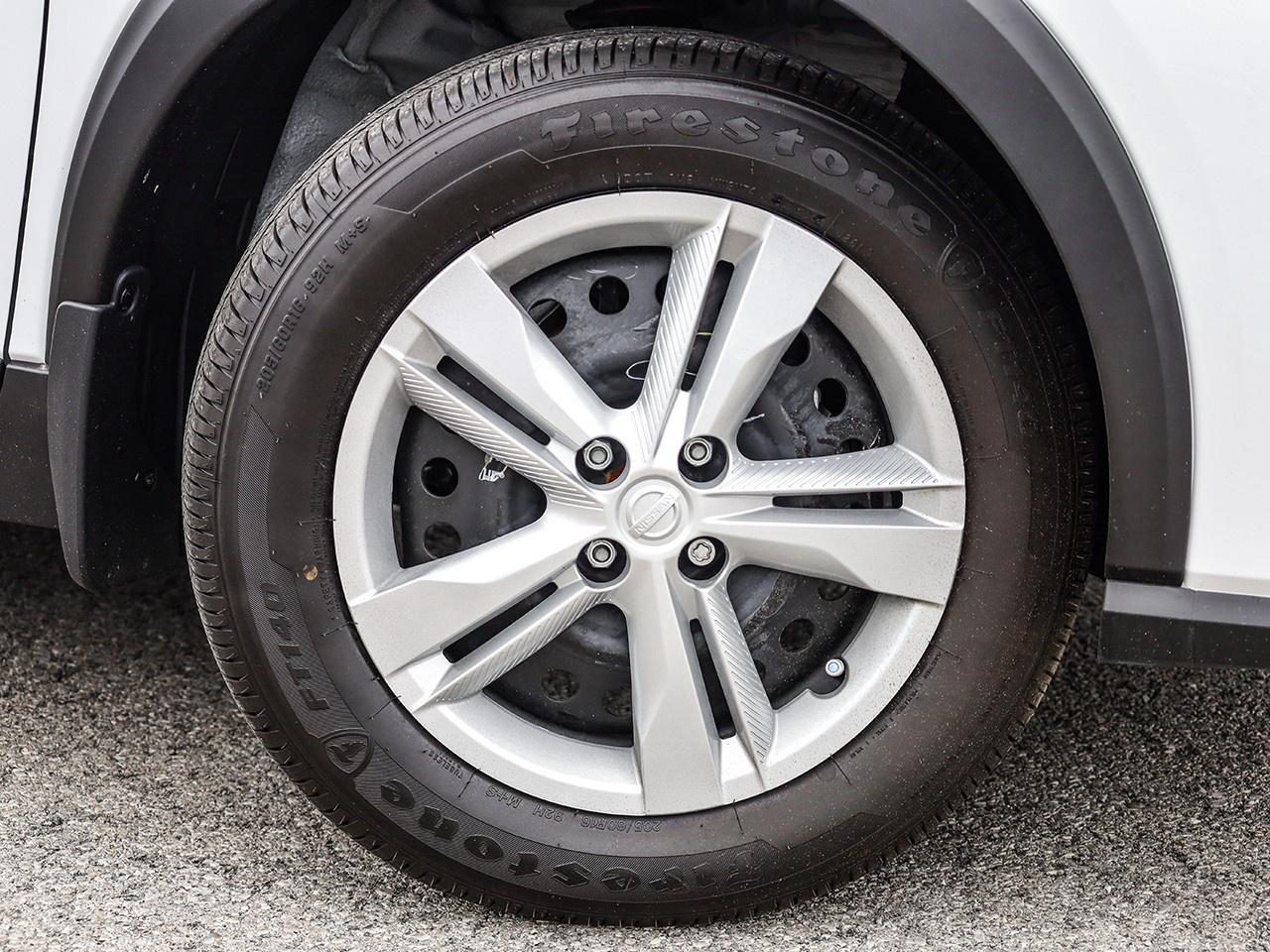 2025 Nissan Kicks Play S Photo
