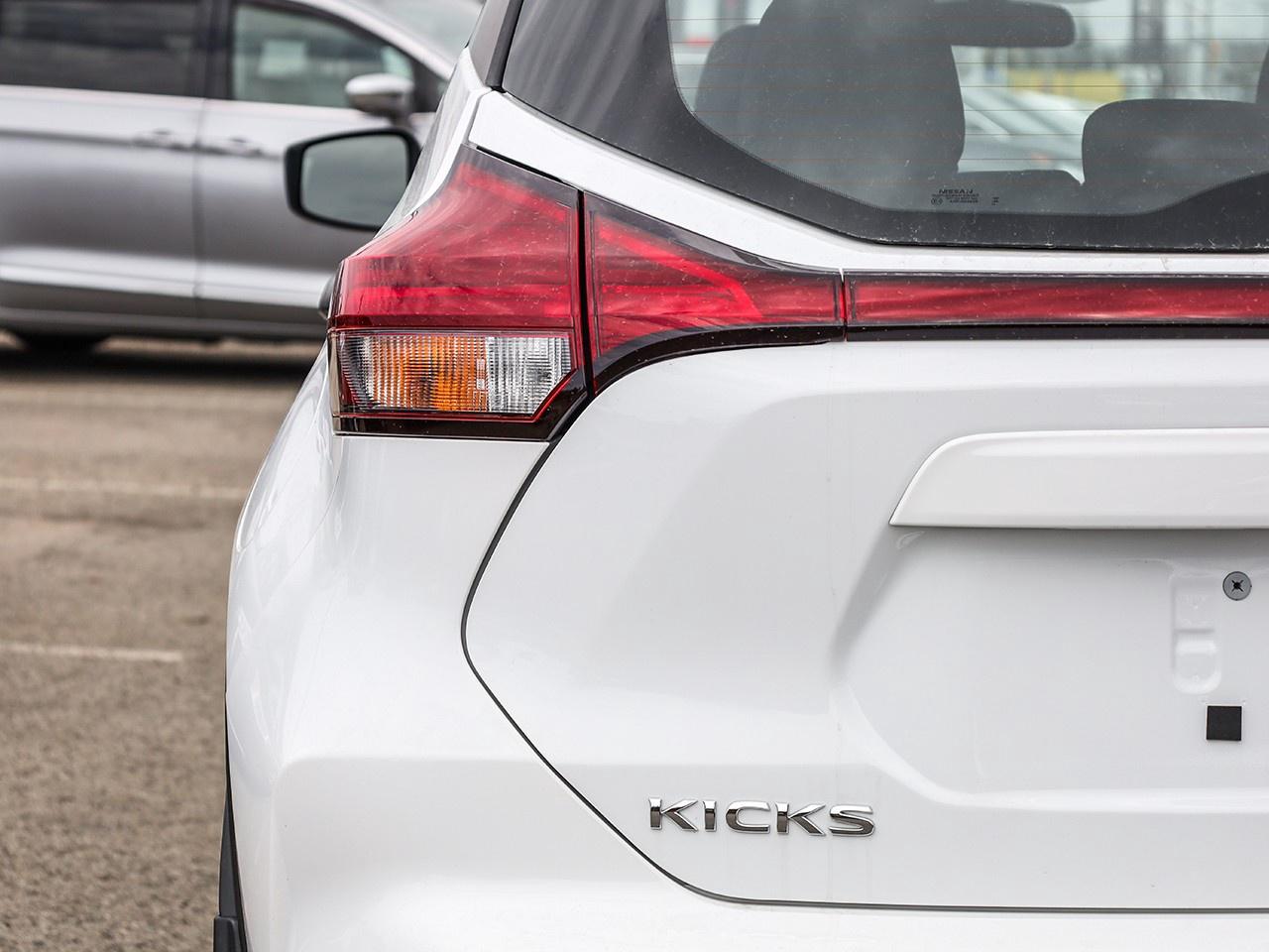2025 Nissan Kicks Play S Photo