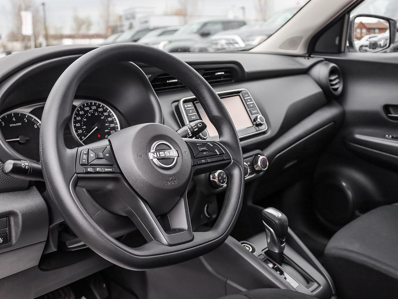 2025 Nissan Kicks Play S Photo