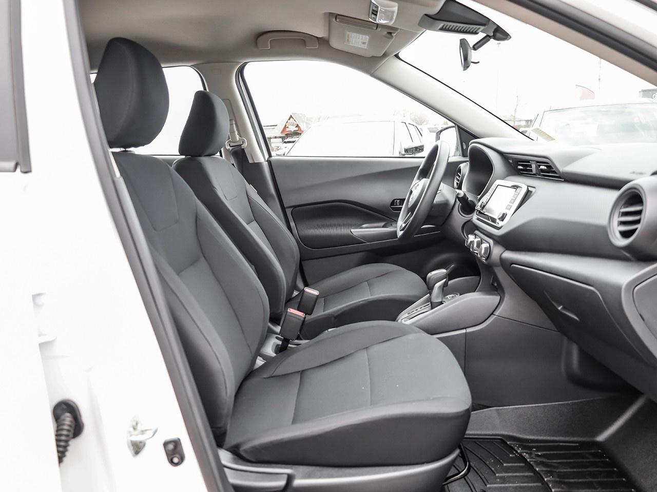 2025 Nissan Kicks Play S Photo