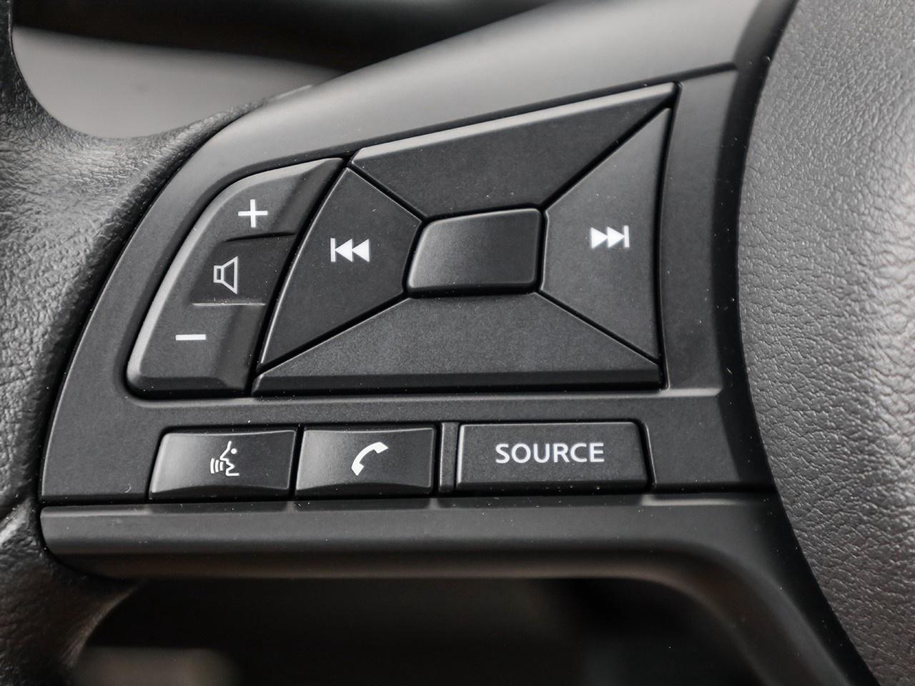 2025 Nissan Kicks Play S Photo