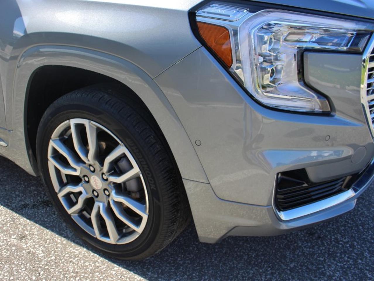 2024 GMC Terrain Denali*AWD*Heated Leather*Moon Roof*CarPlay Photo