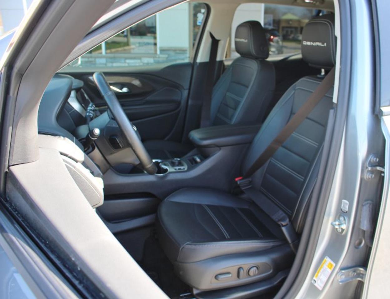 2024 GMC Terrain Denali*AWD*Heated Leather*Moon Roof*CarPlay Photo