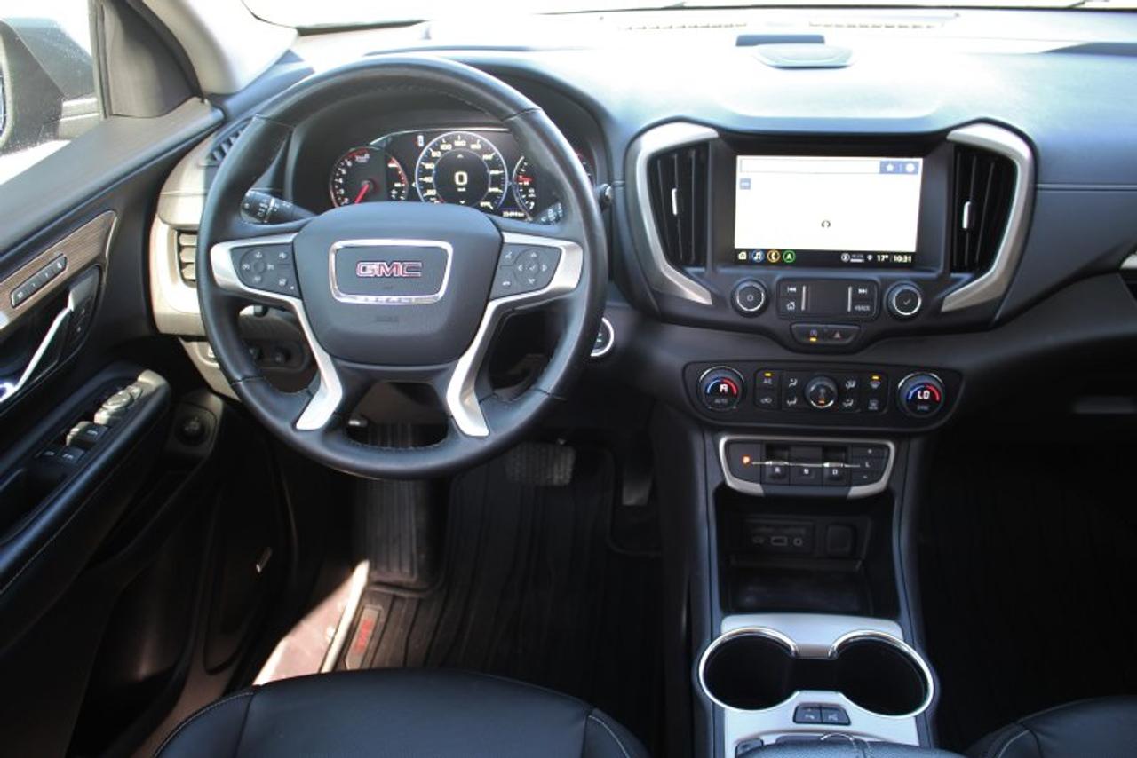 2024 GMC Terrain Denali*AWD*Heated Leather*Moon Roof*CarPlay Photo