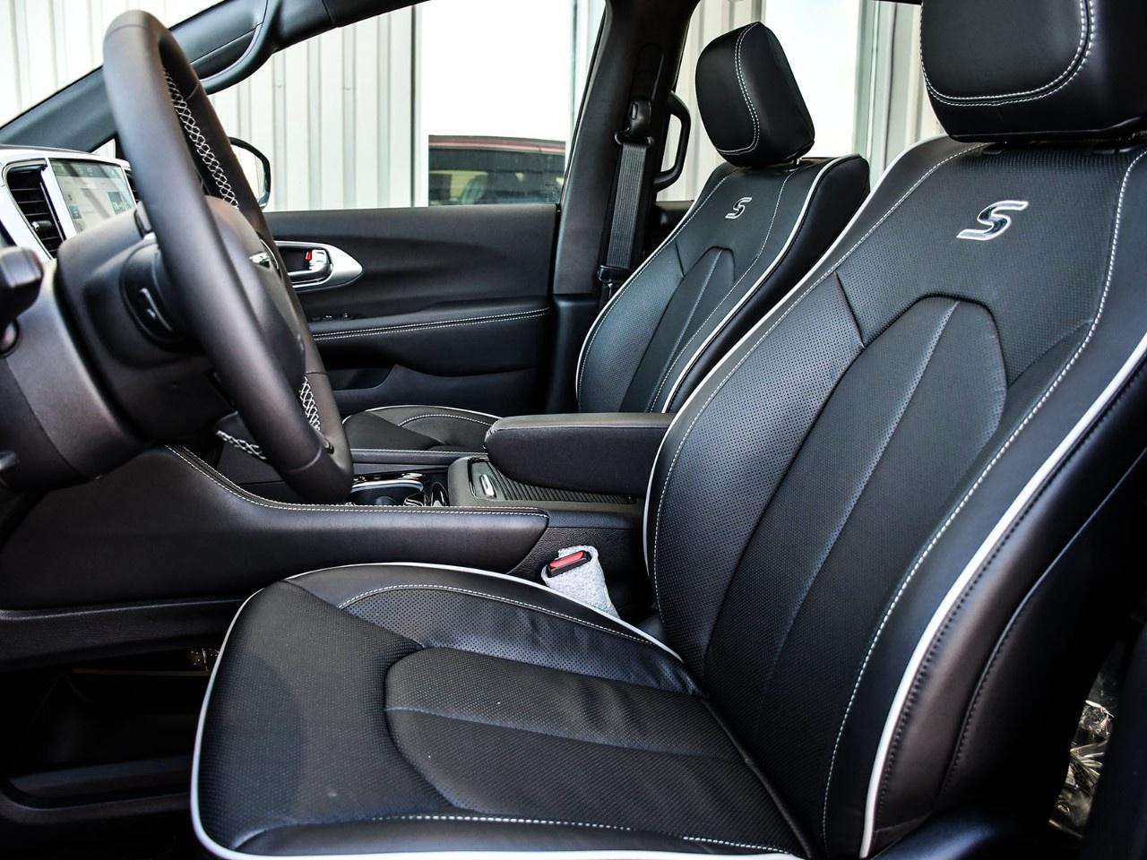 2026 Chrysler Pacifica Limited FWD Photo