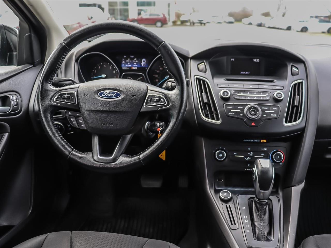 2015 Ford Focus SE Photo