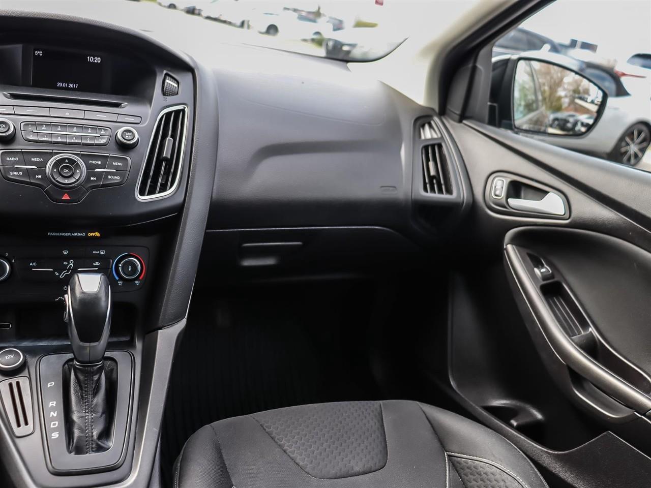 2015 Ford Focus SE Photo