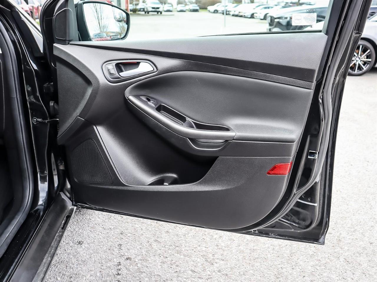 2015 Ford Focus SE Photo