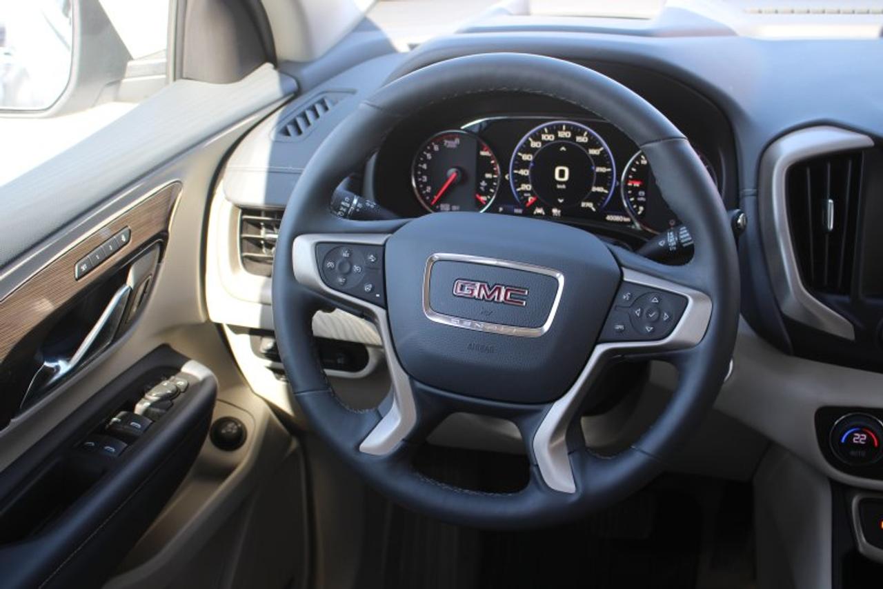 2024 GMC Terrain Denali*AWD*Heated Leather*Moon Roof*CarPlay Photo