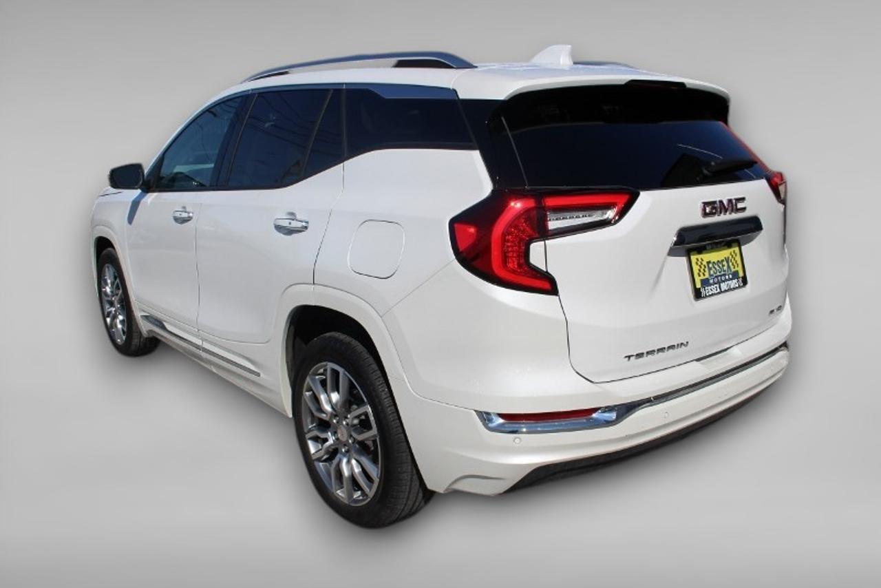 2024 GMC Terrain Denali*AWD*Heated Leather*Moon Roof*CarPlay Photo