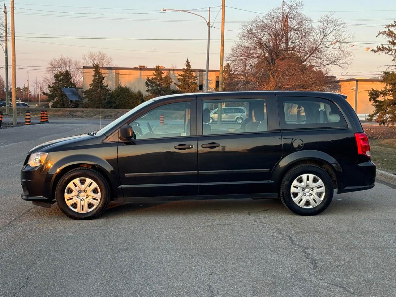 2016 Dodge Grand Caravan SXT - CERTIFIED Photo3