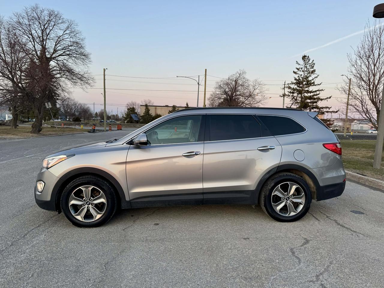 2015 Hyundai Santa Fe XL 7 seats - Luxury Photo