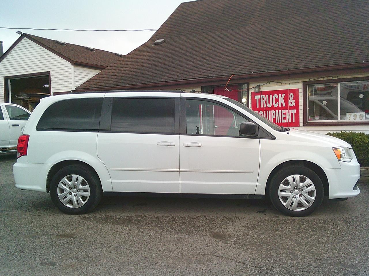 2016 Dodge Grand Caravan 4dr Wgn SXT + STOW N GO! Photo4