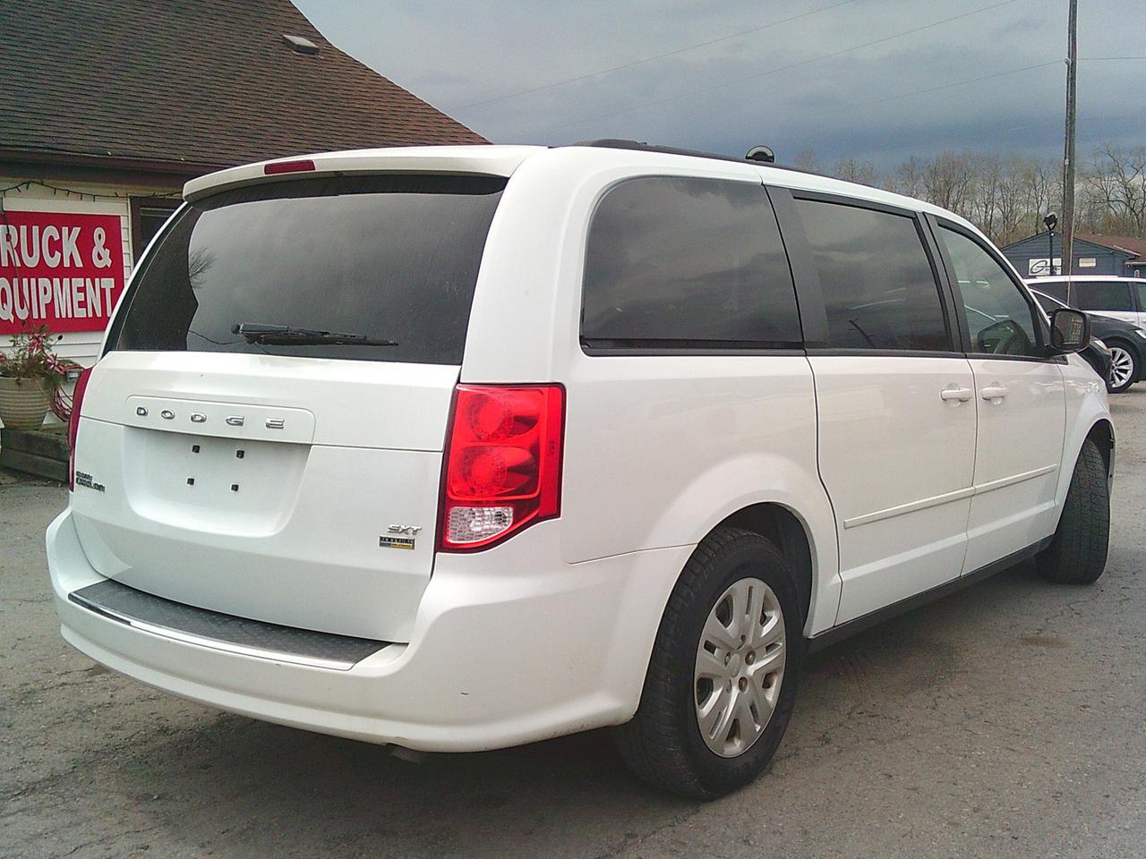 2016 Dodge Grand Caravan 4dr Wgn SXT + STOW N GO! Photo