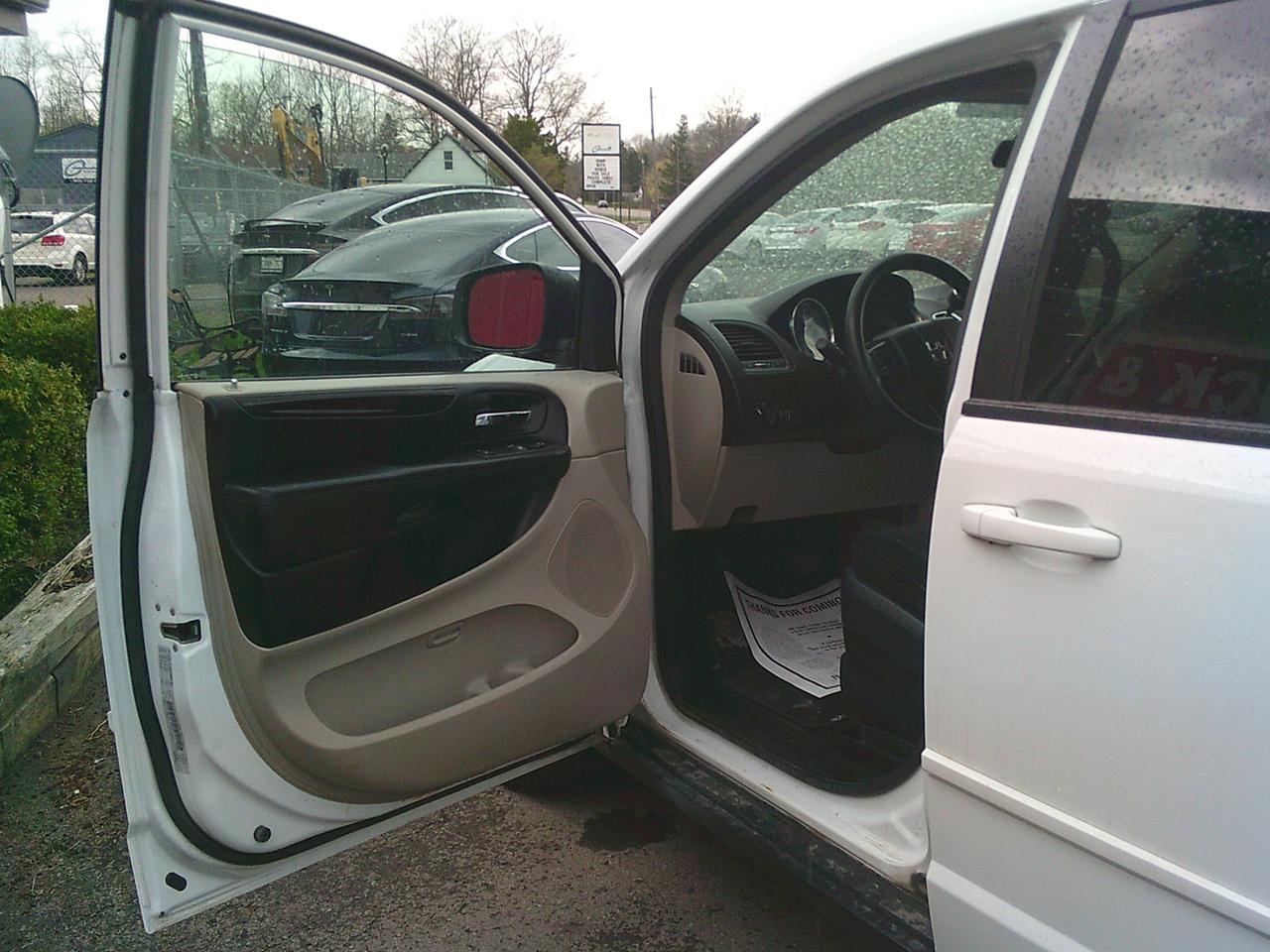 2016 Dodge Grand Caravan 4dr Wgn SXT + STOW N GO! Photo
