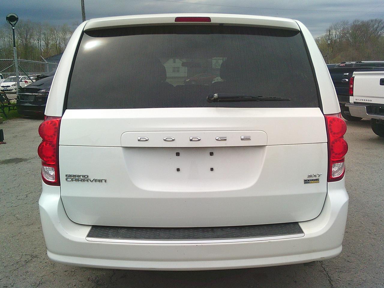 2016 Dodge Grand Caravan 4dr Wgn SXT + STOW N GO! Photo