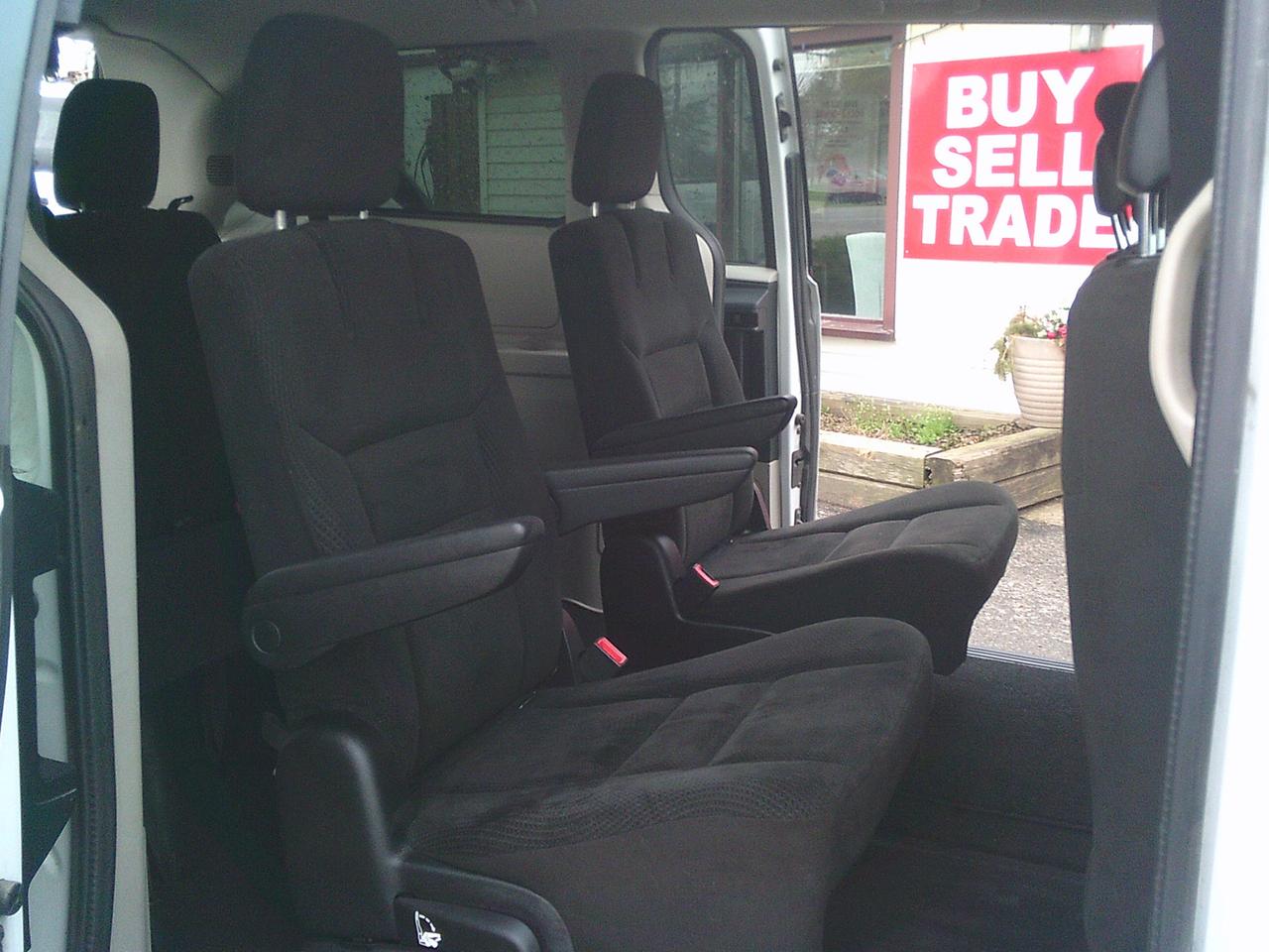 2016 Dodge Grand Caravan 4dr Wgn SXT + STOW N GO! Photo