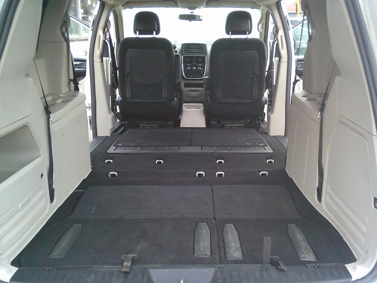 2016 Dodge Grand Caravan 4dr Wgn SXT + STOW N GO! Photo