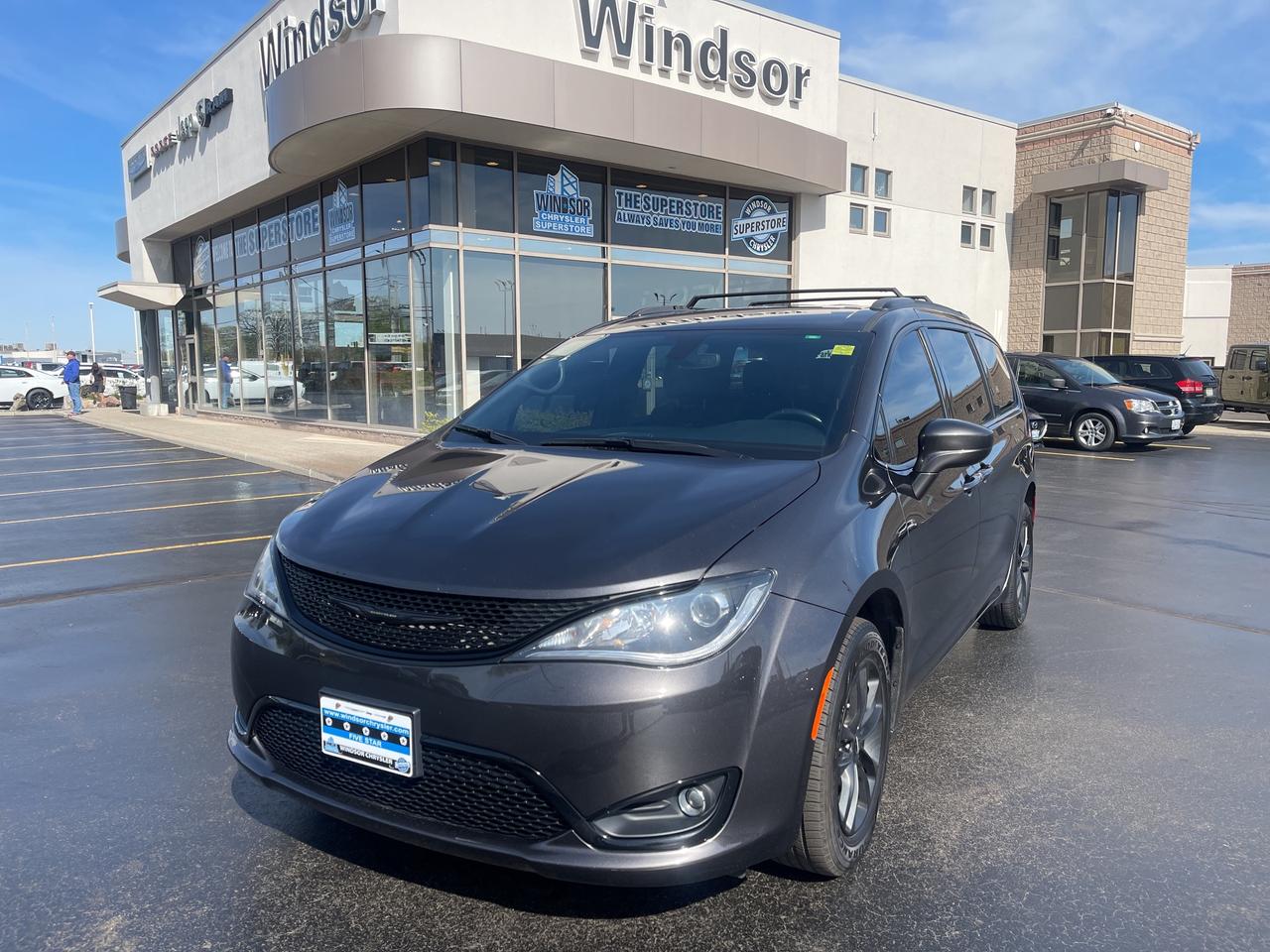 Used 2020 Chrysler Pacifica  for sale in Windsor, ON