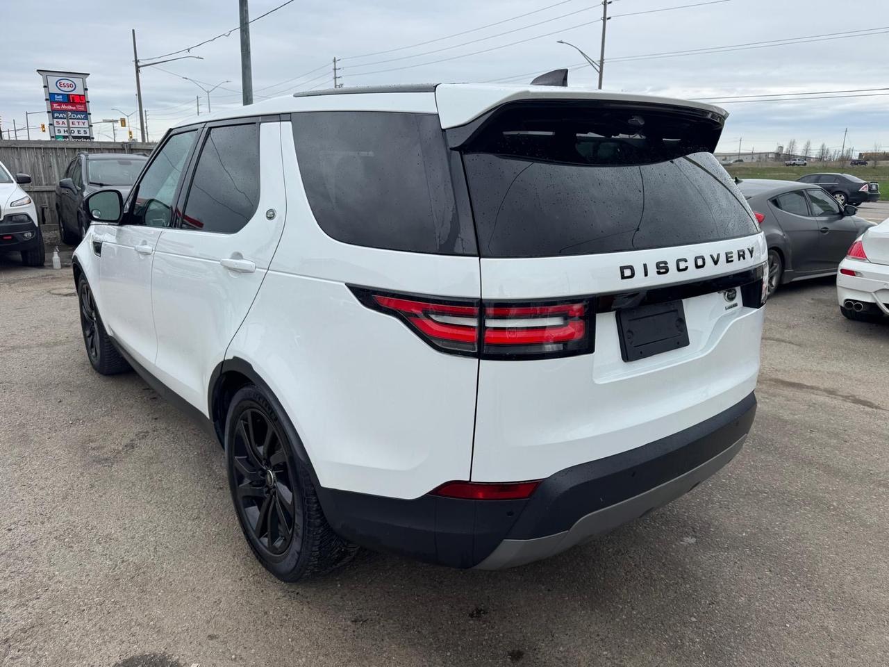 2017 Land Rover Discovery HSE, 7 PASSENGER, WELL SERVICED, LOADED, CERT Photo