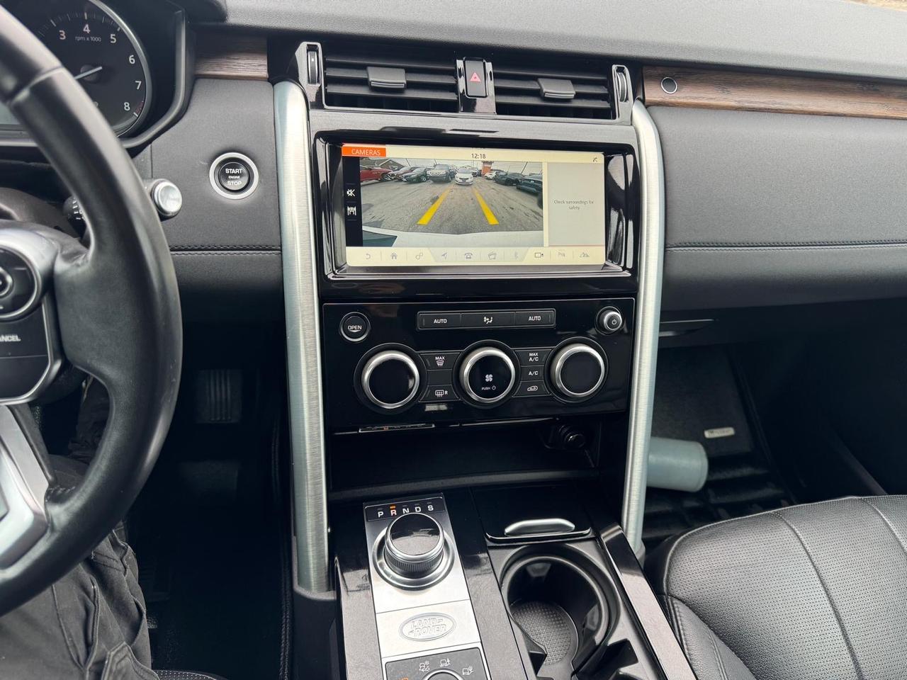 2017 Land Rover Discovery HSE, 7 PASSENGER, WELL SERVICED, LOADED, CERT Photo