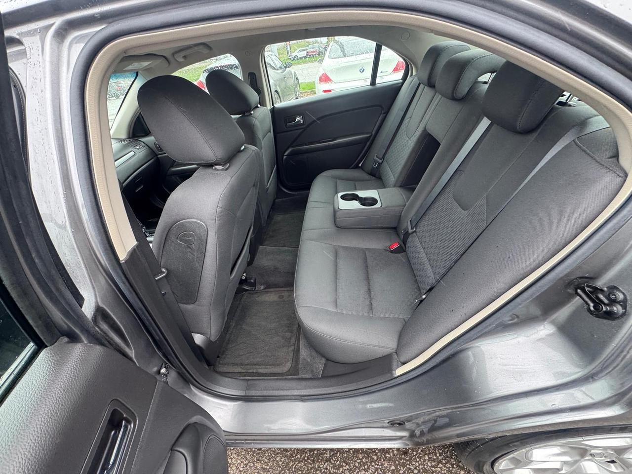 2010 Ford Fusion SE, AUTO, 4 CYL, ONLY 45,000KMS, ALLOYS, CERTIFIED Photo