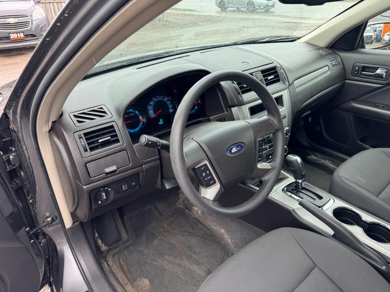 2010 Ford Fusion SE, AUTO, 4 CYL, ONLY 45,000KMS, ALLOYS, CERTIFIED Photo