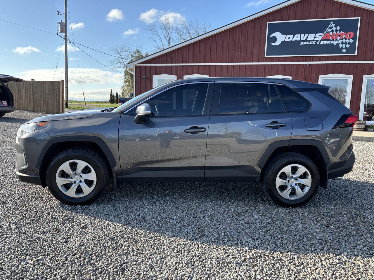 2022 Toyota RAV4 LE Photo