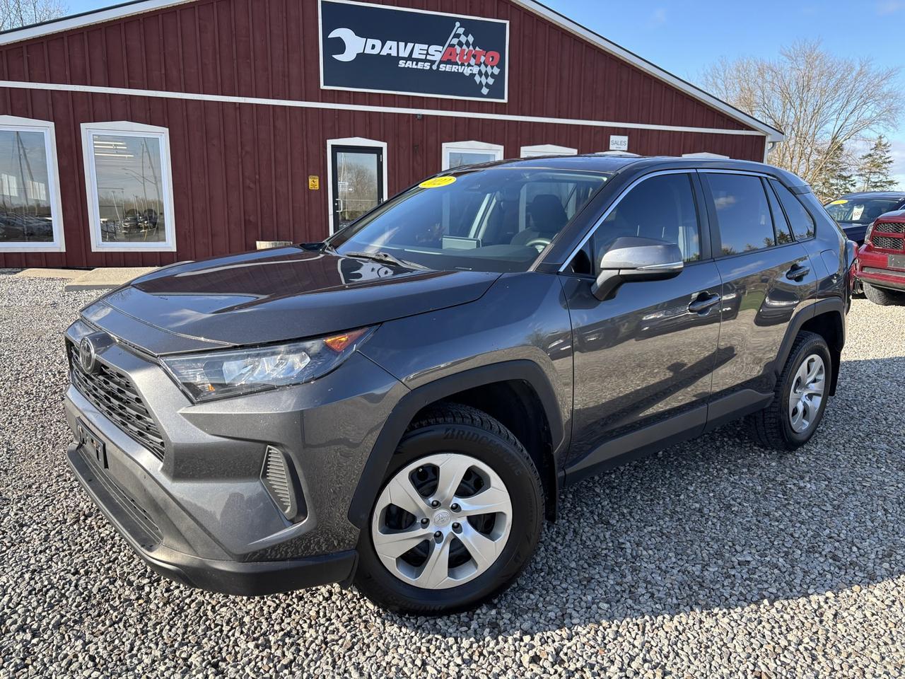 2022 Toyota RAV4 LE Photo0