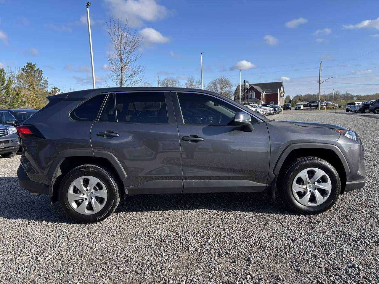 2022 Toyota RAV4 LE Photo