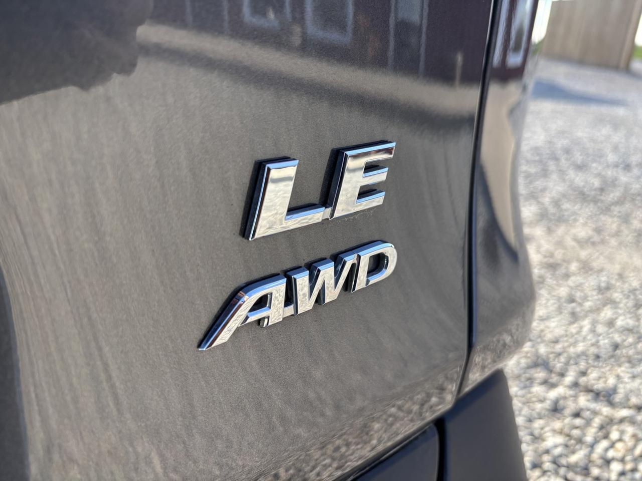 2022 Toyota RAV4 LE Photo
