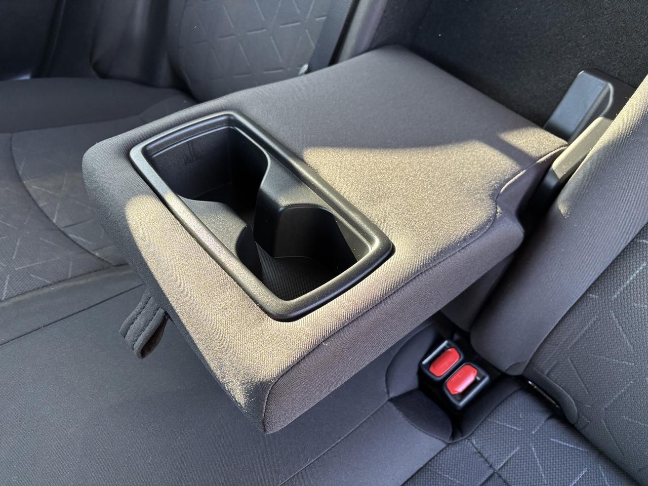 2022 Toyota RAV4 LE Photo