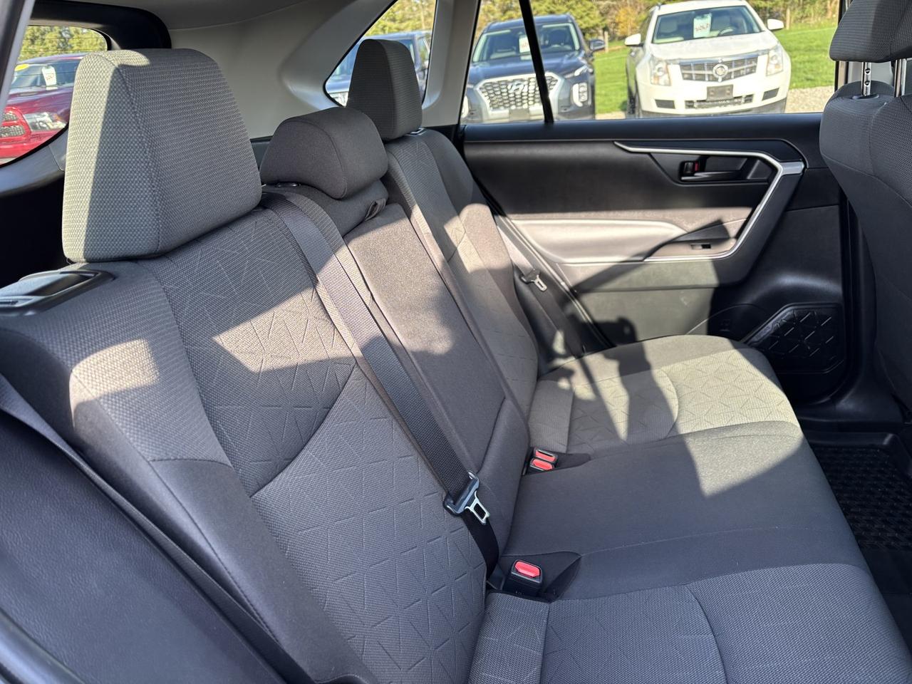 2022 Toyota RAV4 LE Photo