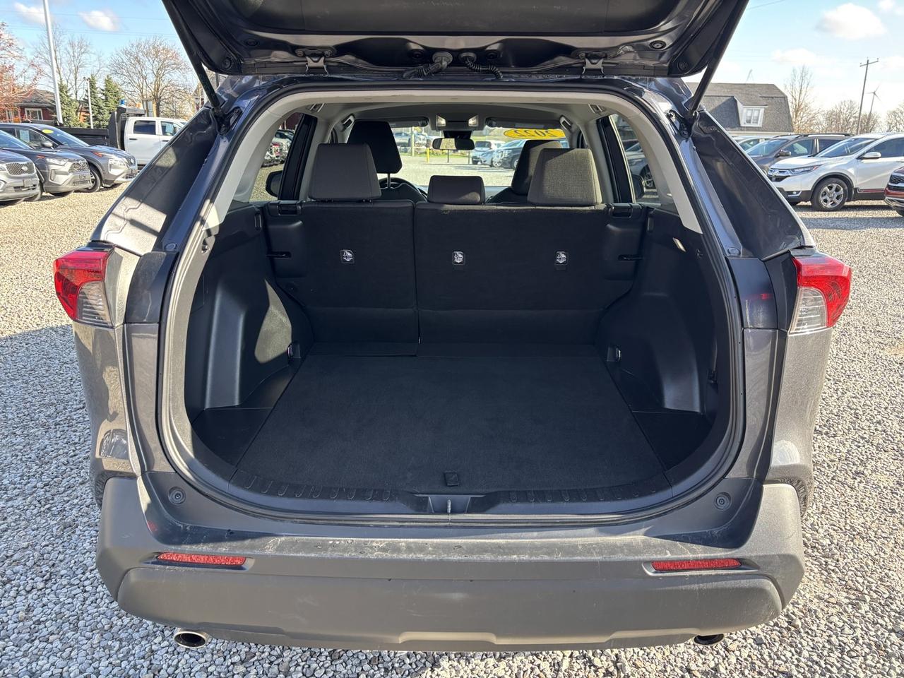 2022 Toyota RAV4 LE Photo