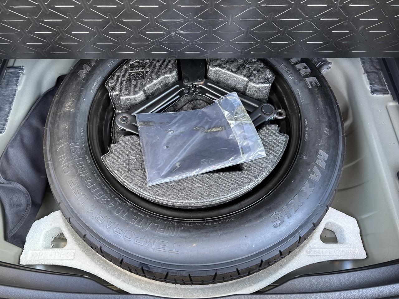 2022 Toyota RAV4 LE Photo