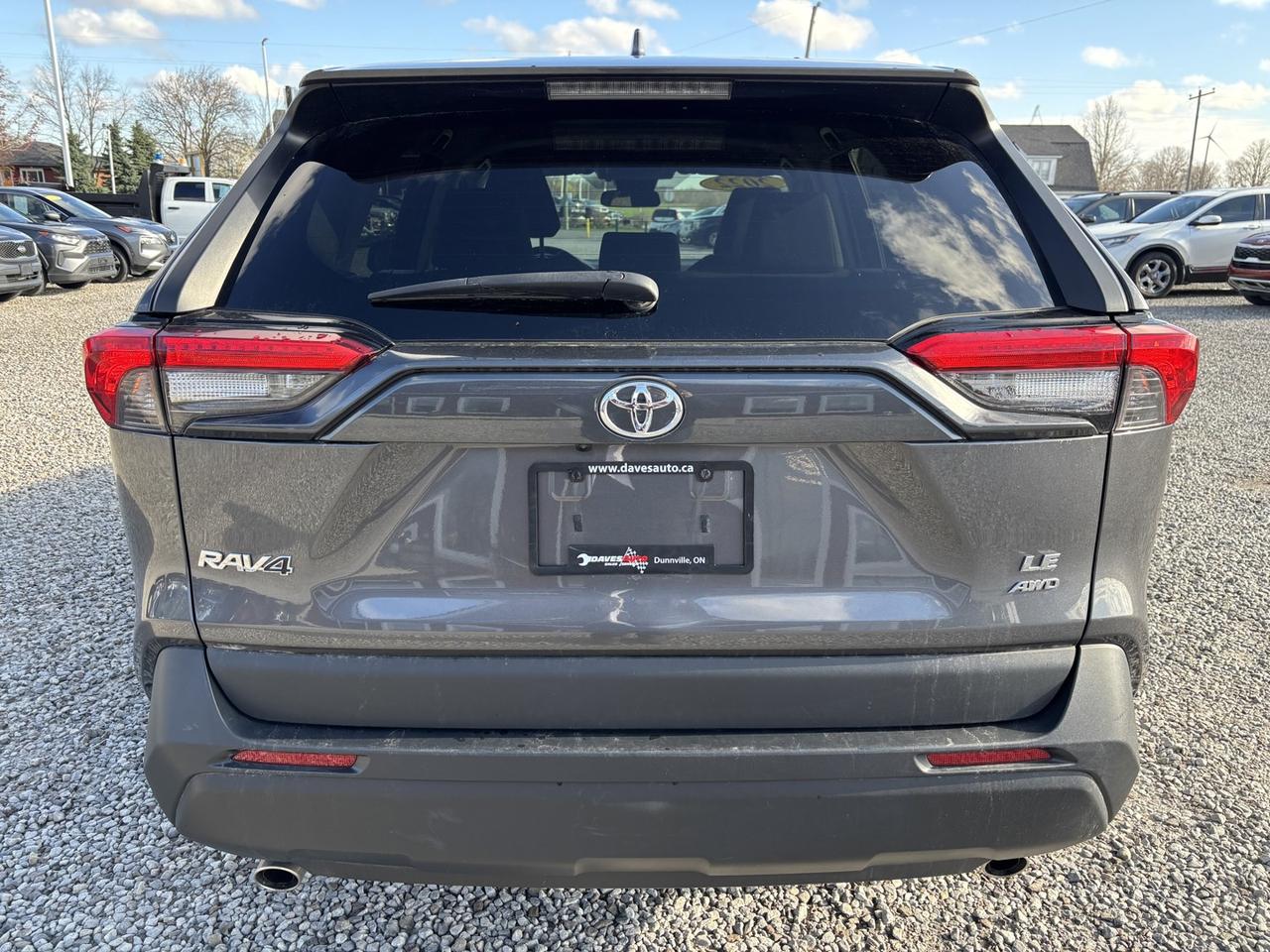2022 Toyota RAV4 LE Photo3
