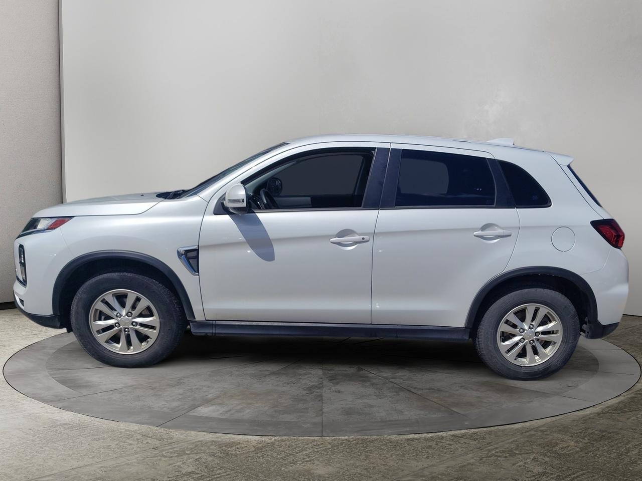 2024 Mitsubishi RVR SE Photo4