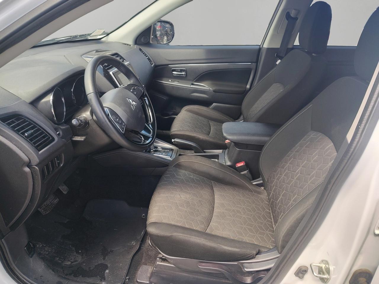 2024 Mitsubishi RVR SE Photo