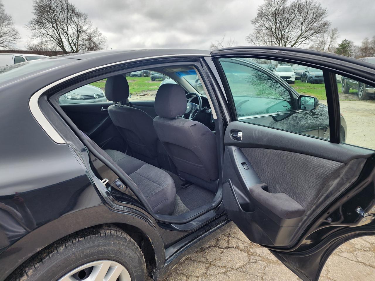 2012 Nissan Altima 2.5 S l Low KM l One Owner l Clean Carfax l Photo