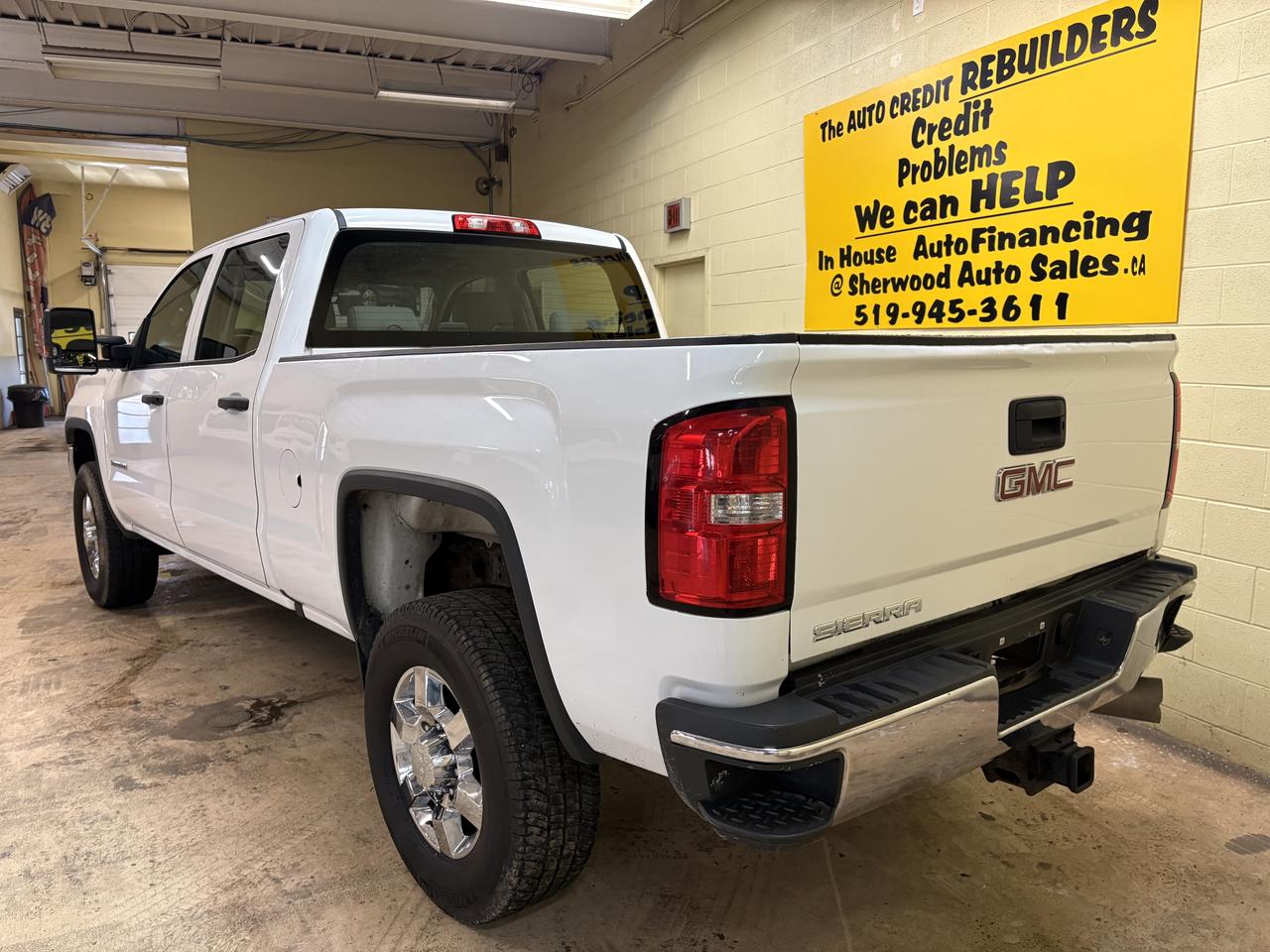 2018 GMC Sierra 2500  Photo3