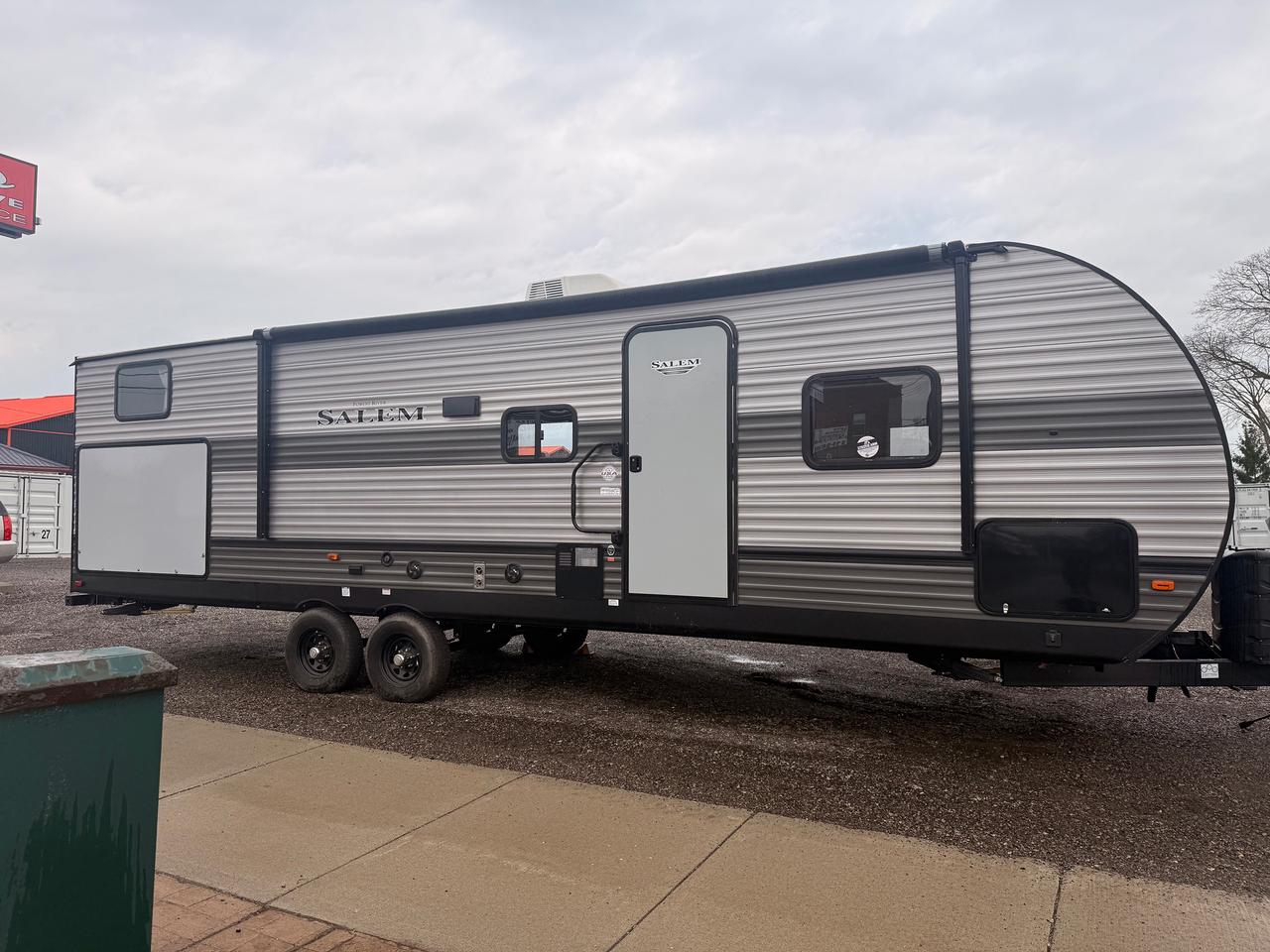 2019 Forest River SALEM 30KQBSS  TRAVEL TRAILER SALEM TOWABLES; CLEAN WELL KEPT; FINANACEABLE Photo