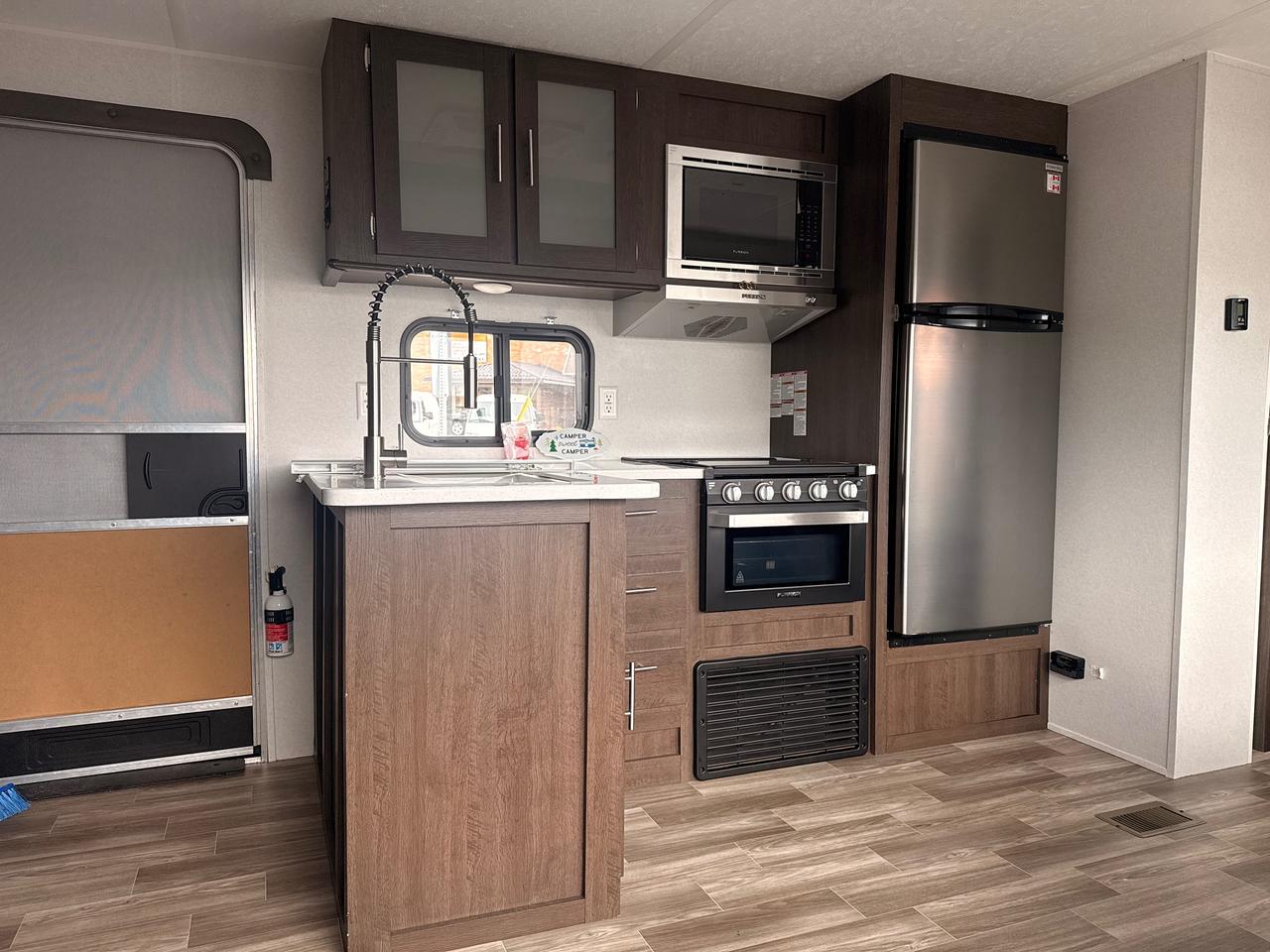 2019 Forest River SALEM 30KQBSS  TRAVEL TRAILER SALEM TOWABLES; CLEAN WELL KEPT; FINANACEABLE Photo