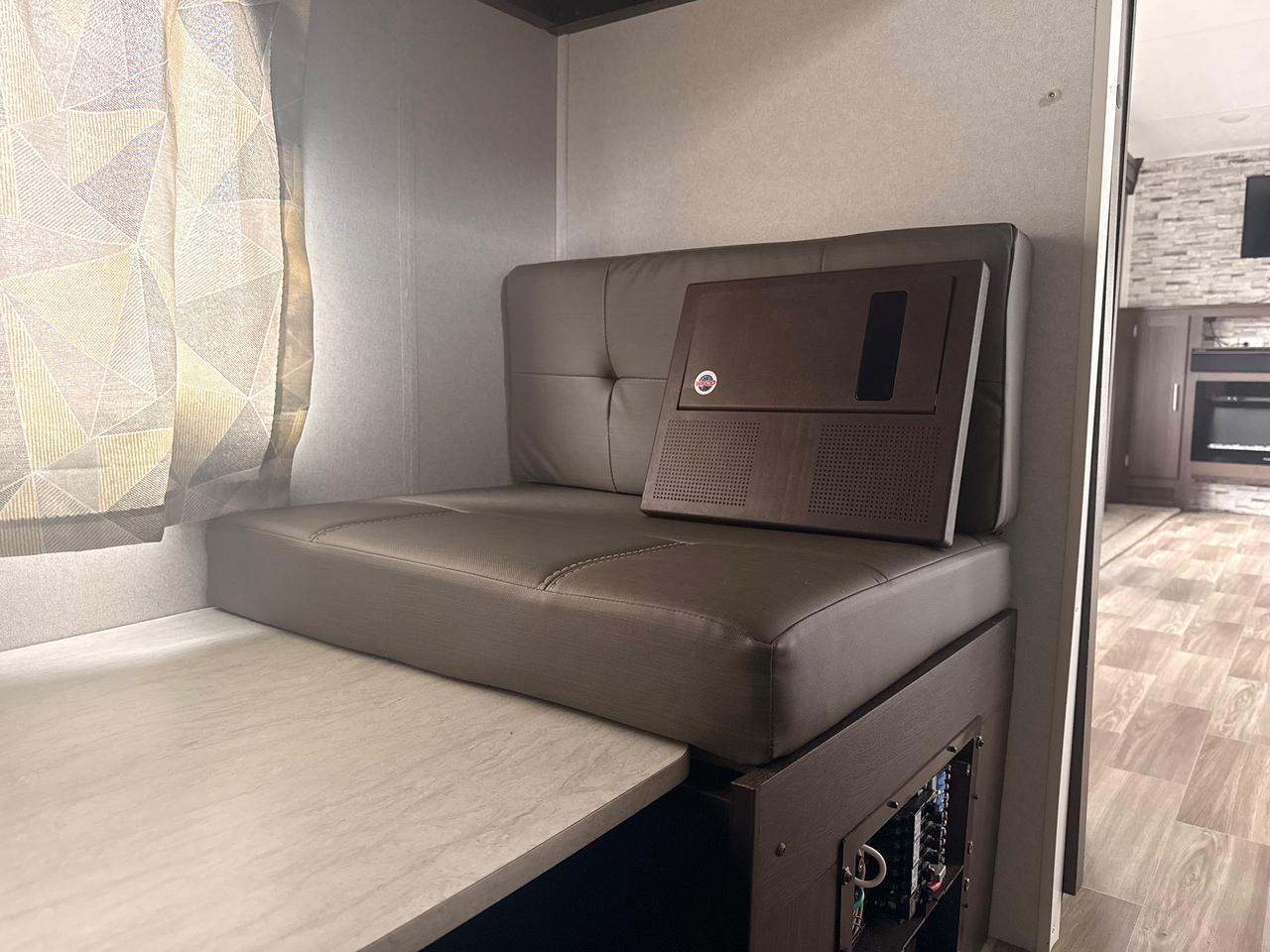 2019 Forest River SALEM 30KQBSS  TRAVEL TRAILER SALEM TOWABLES; CLEAN WELL KEPT; FINANACEABLE Photo