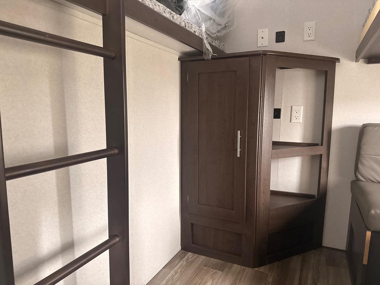 2019 Forest River SALEM 30KQBSS  TRAVEL TRAILER SALEM TOWABLES; CLEAN WELL KEPT; FINANACEABLE Photo