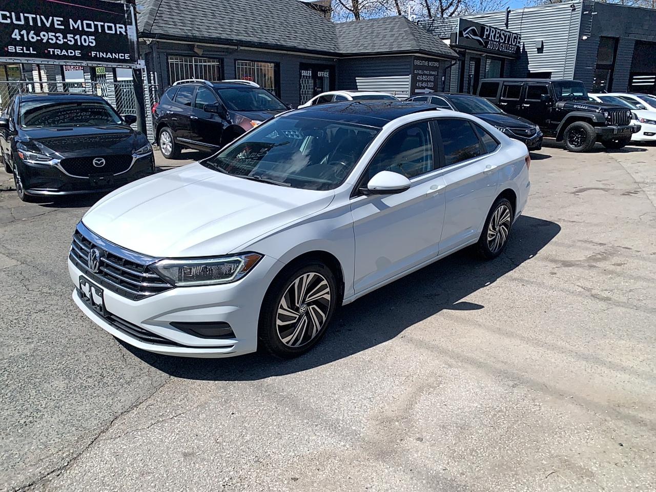 2019 Volkswagen Jetta EXECLINE/ LOADED/ LEATHER / ROOF /NAVI / MINT / - Photo #1
