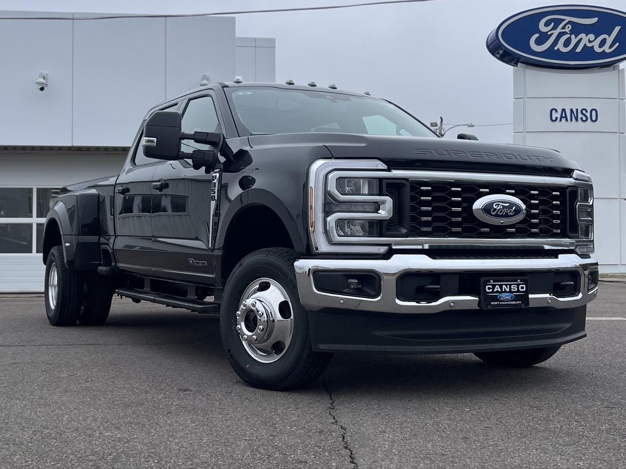 2026 Ford F-350 Super Duty DRW LARIAT 4WD CREW CAB 8' BOX Photo0